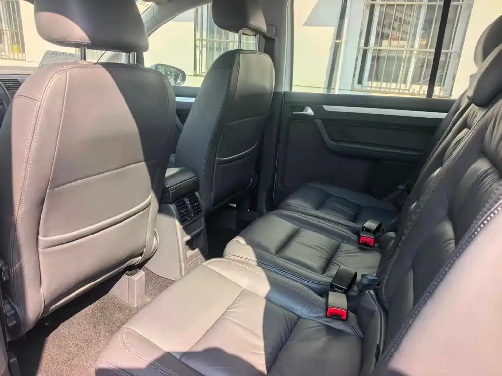 Volkswagen Volkswagen Touran 2015 1.4T DSG Comfort Edition 5-seater 2016 - thumbnail 22