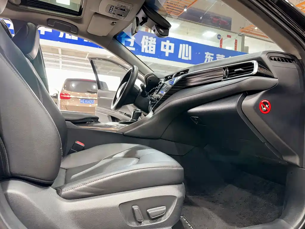 Toyota Camry 2018 2.0G Luxury Edition 2019 - thumbnail 10