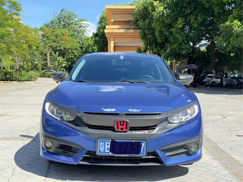 Honda Honda Civic 2016 220TURBO CVT Luxury Edition 2017 - thumbnail 2