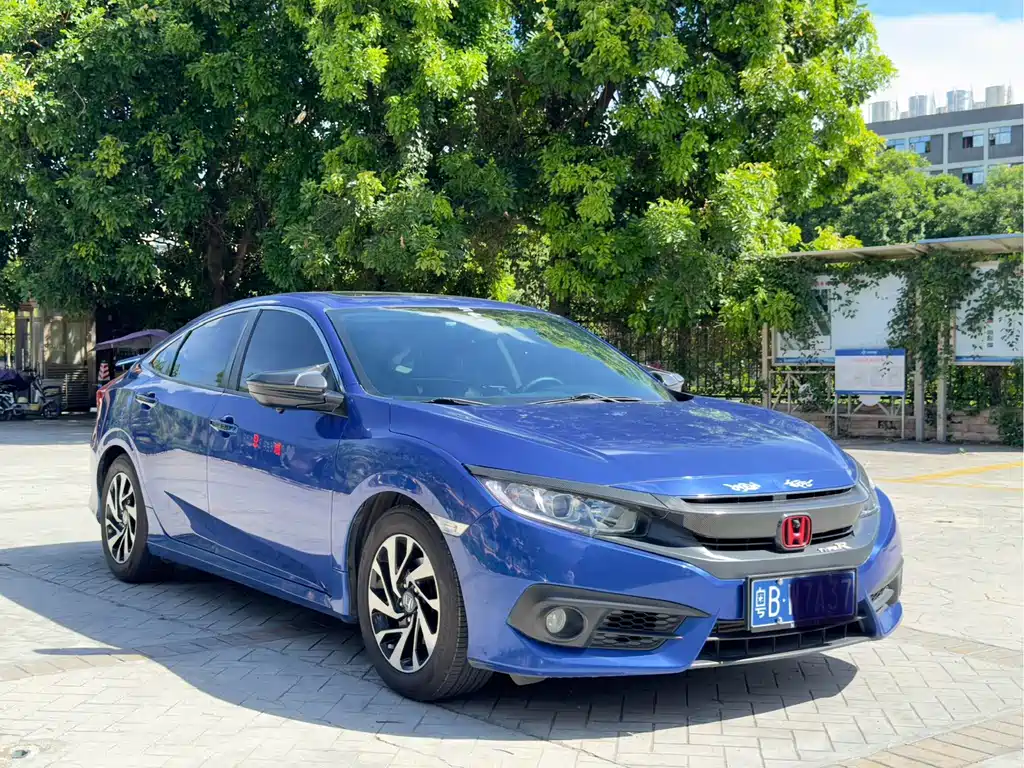 Honda Honda Civic 2016 220TURBO CVT Luxury Edition 2017 - thumbnail 3