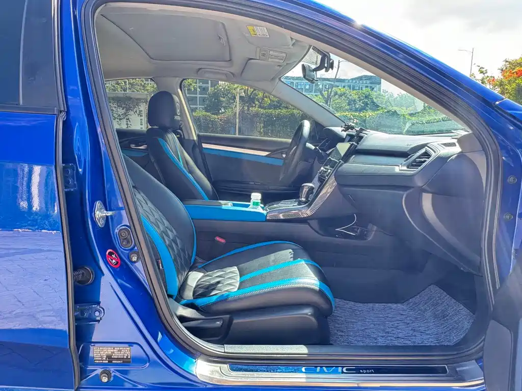 Honda Honda Civic 2016 220TURBO CVT Luxury Edition 2017 - thumbnail 10