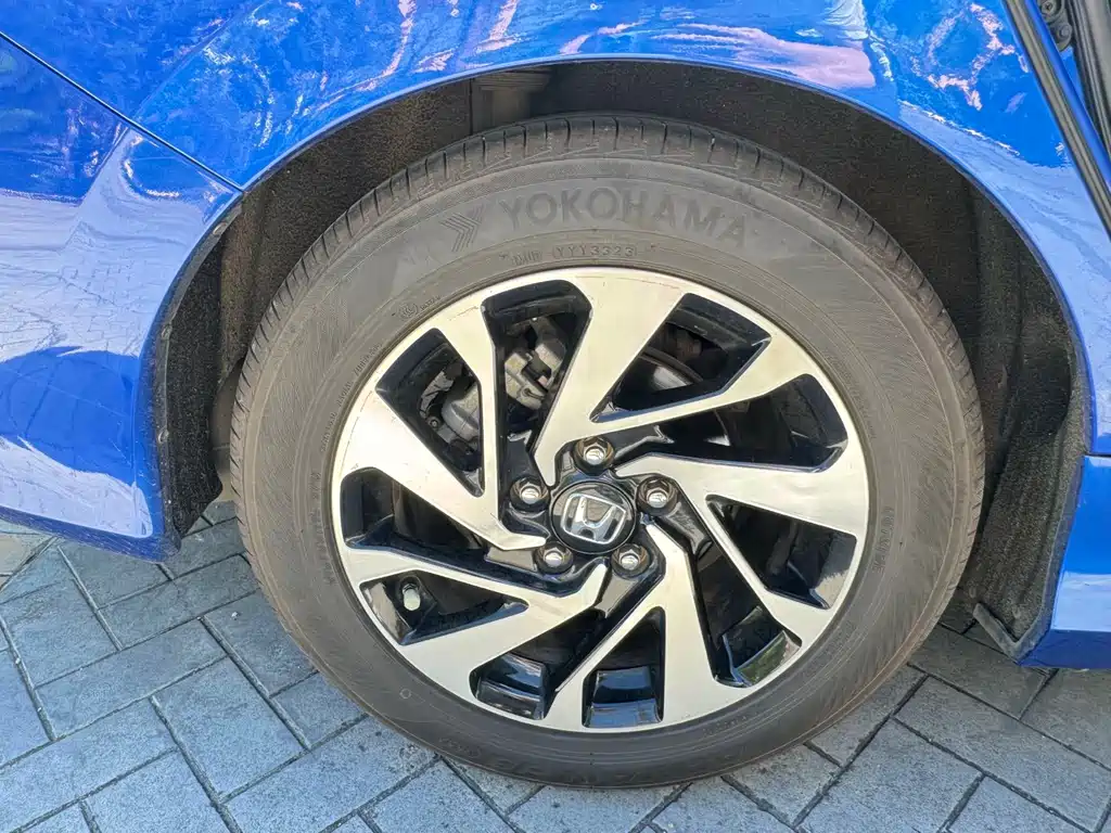 Honda Honda Civic 2016 220TURBO CVT Luxury Edition 2017 - thumbnail 12