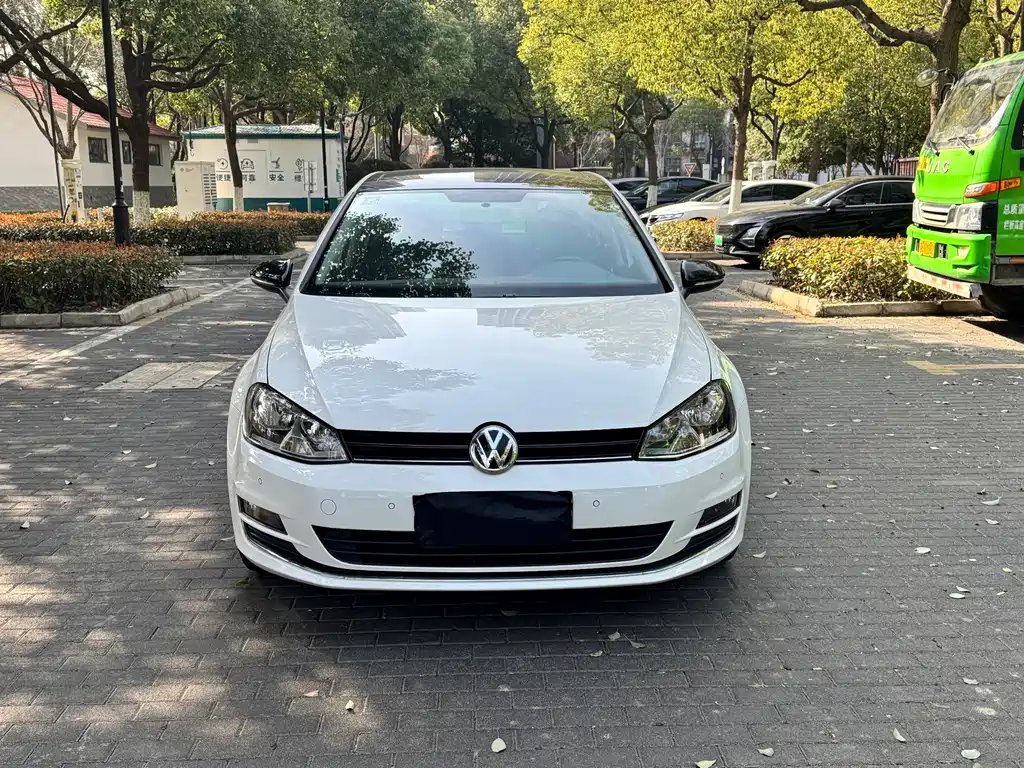 Volkswagen Volkswagen Golf 2017 1.6L Automatic Comfort Million Vehicle Commemorative Edition 2017 - thumbnail 5