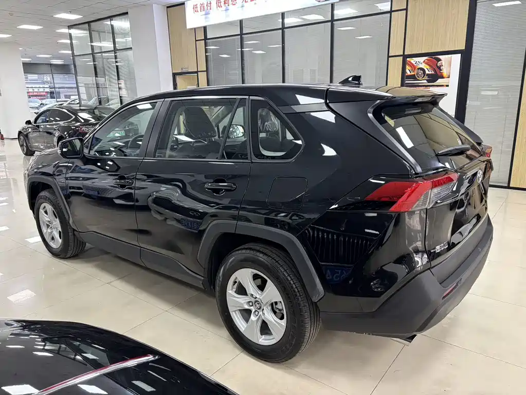 Toyota RAV4 2024 2.0L CVT 2WD City Edition 2026 - thumbnail 4