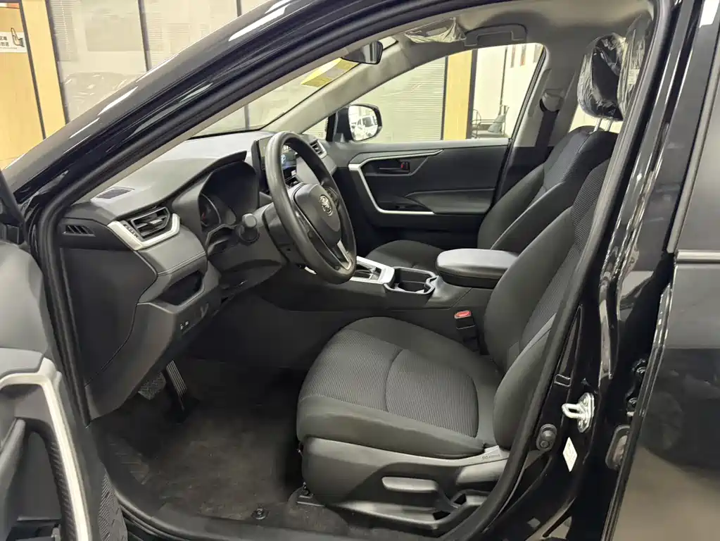 Toyota RAV4 2024 2.0L CVT 2WD City Edition 2026 - thumbnail 12