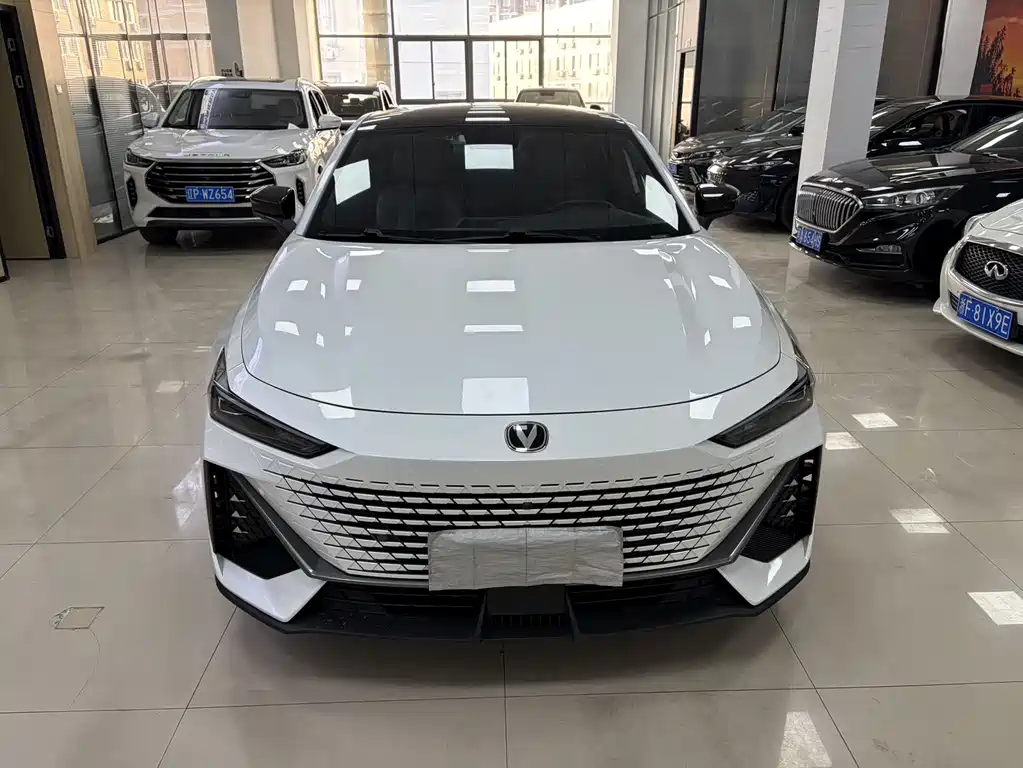 Changan Changan UNI-V 2022 1.5T Excellence Edition 2023 - thumbnail 2