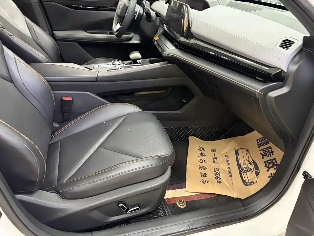 Changan Changan UNI-V 2022 1.5T Excellence Edition 2023 - thumbnail 8