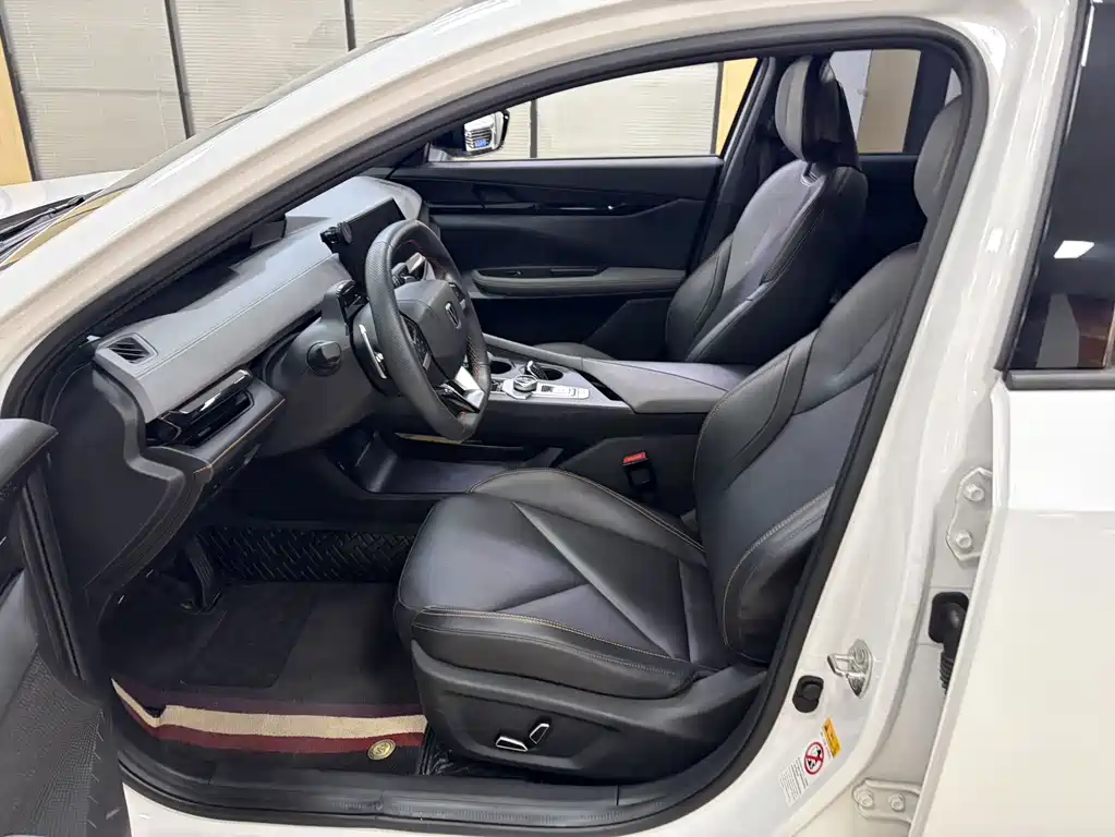 Changan Changan UNI-V 2022 1.5T Excellence Edition 2023 - thumbnail 12