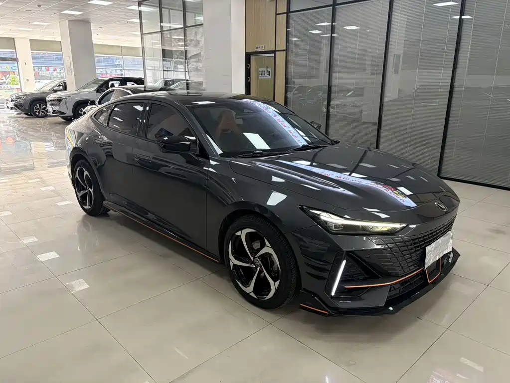 Changan Changan UNI-V 2023 1.5T Sport Edition 2024 - thumbnail 3