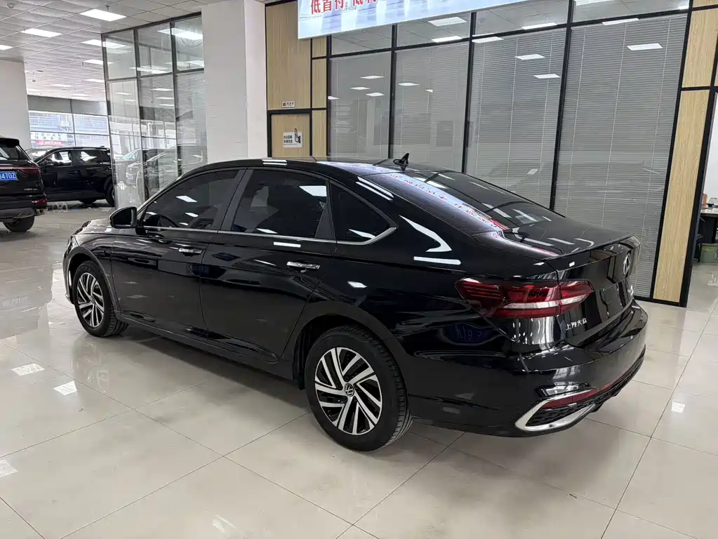 Volkswagen Lavida 2023 300TSI DSG Full Version 2023 - thumbnail 4