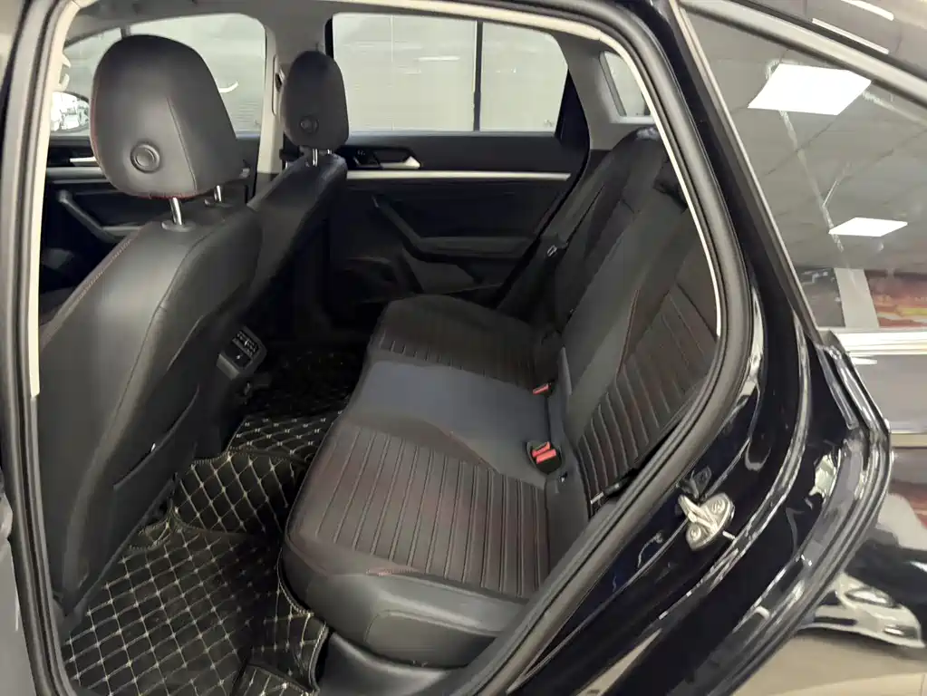 Volkswagen Lavida 2023 300TSI DSG Full Version 2023 - thumbnail 11