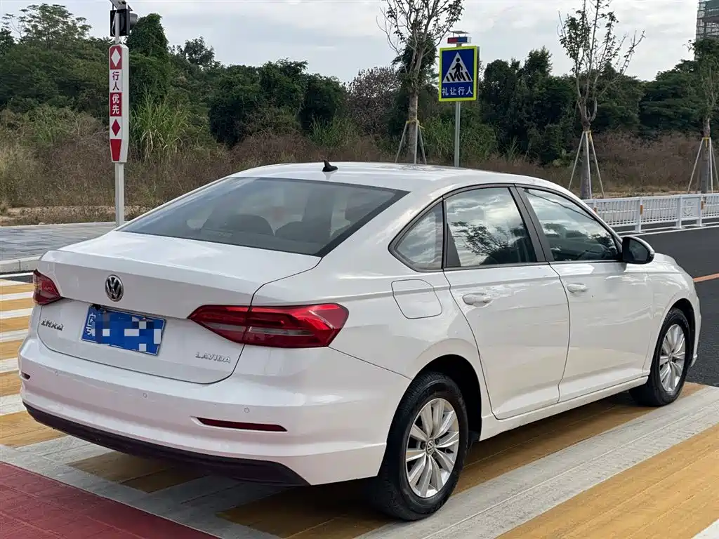 Volkswagen Volkswagen Lavida 2019 1.5L Automatic Fashion Edition国VI 2020 - thumbnail 3