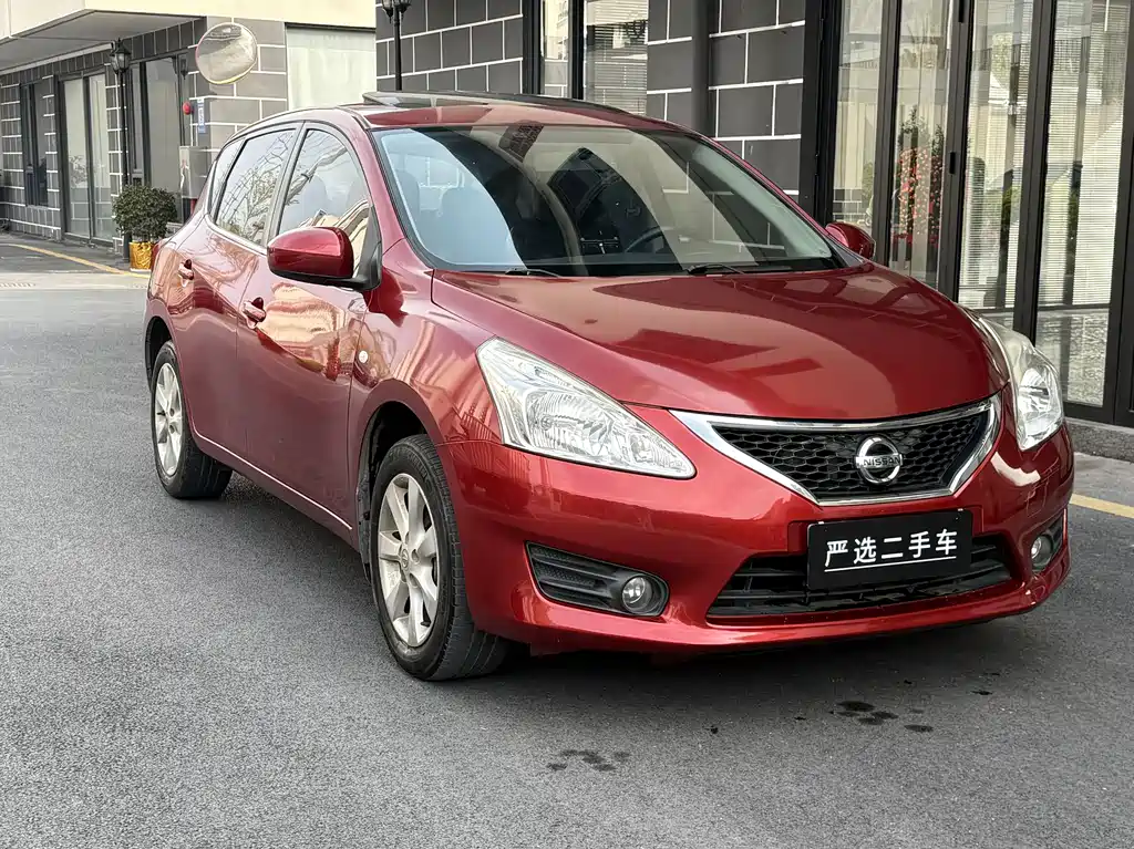 Nissan Nissan Tiida 2014 1.6L CVT Intelligent Edition 2014