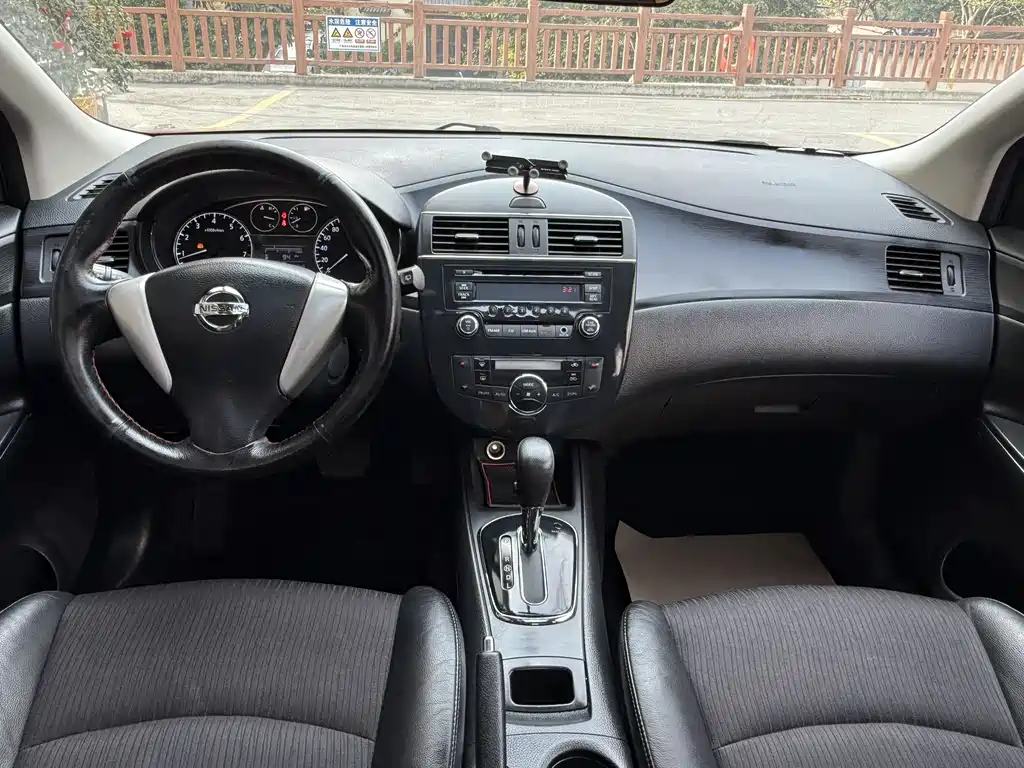 Nissan Nissan Tiida 2014 1.6L CVT Intelligent Edition 2014 - thumbnail 6