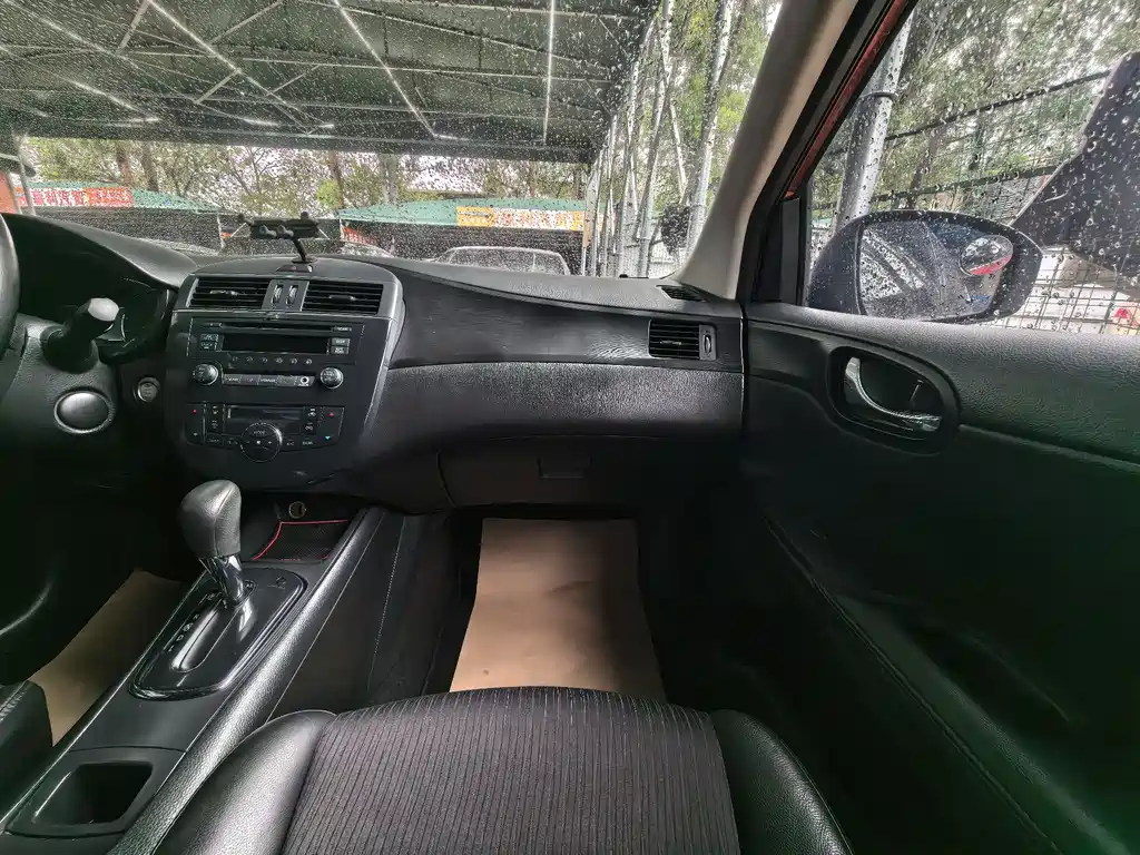 Nissan Nissan Tiida 2014 1.6L CVT Intelligent Edition 2014 - thumbnail 9