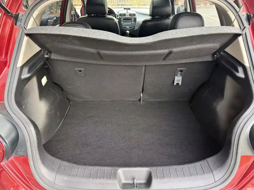 Nissan Nissan Tiida 2014 1.6L CVT Intelligent Edition 2014 - thumbnail 12