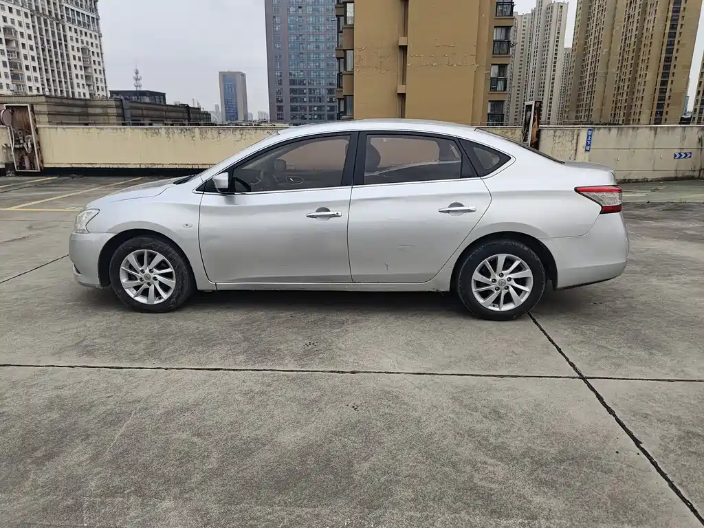 Nissan Nissan Sentra 2012 1.6XL CVT Luxury Edition 2013 - thumbnail 3