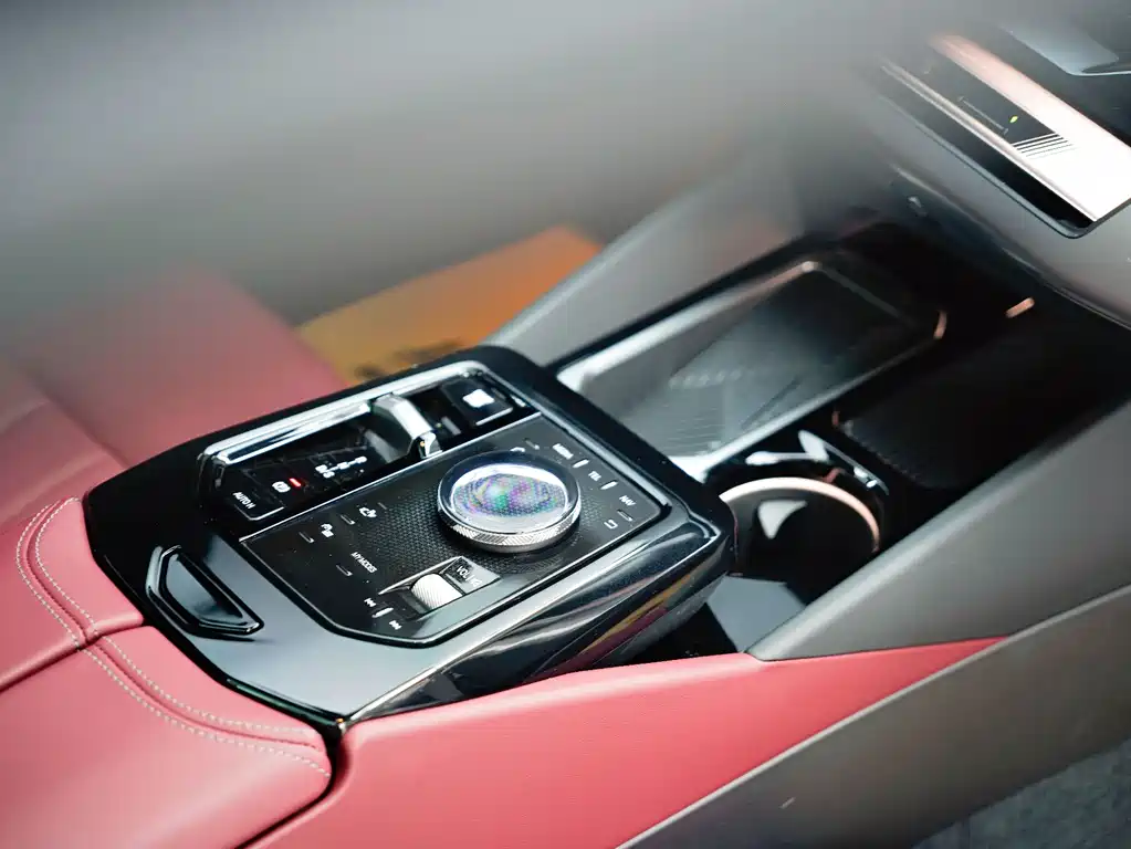 BMW BMW 5 Series 2025 530Li Leading Model M Sport Package 2025 - thumbnail 12