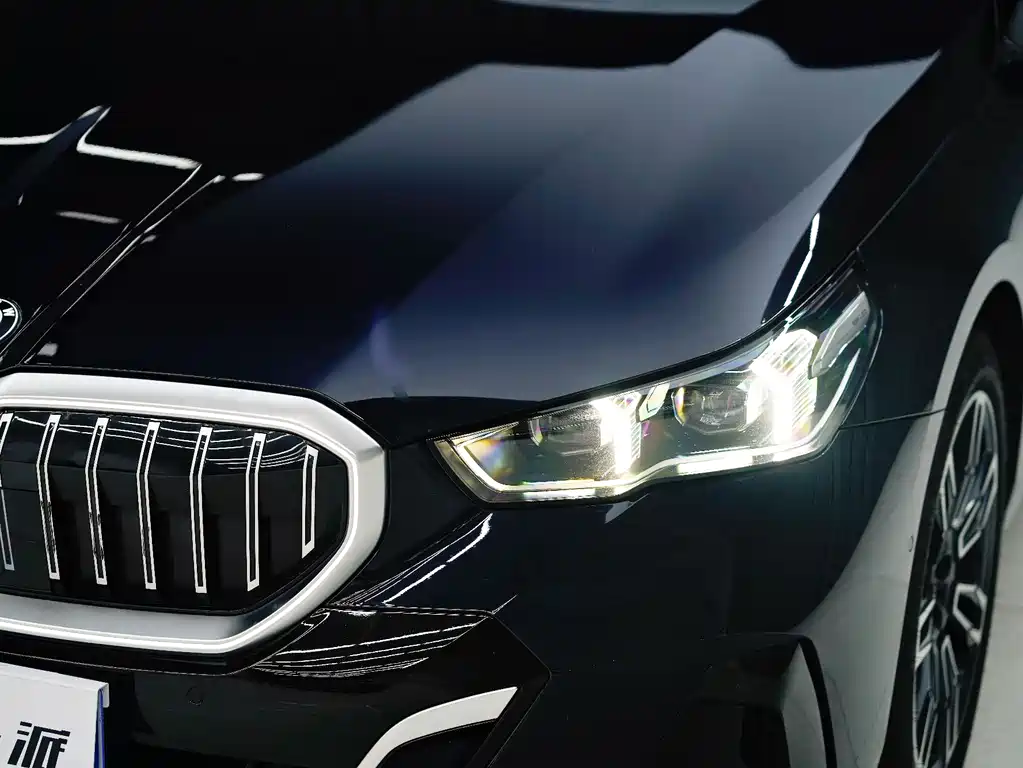 BMW BMW 5 Series 2025 530Li Leading Model M Sport Package 2025 - thumbnail 16