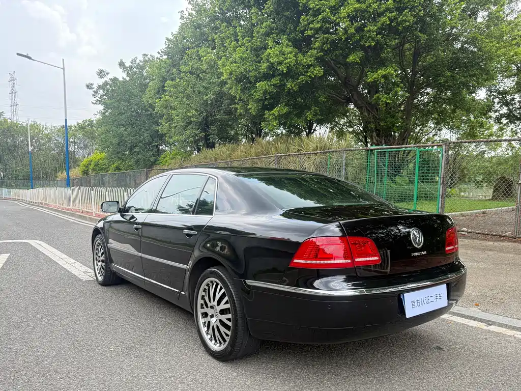 Volkswagen Phaeton 2011 3.6L V6 4-seat Long Wheelbase Individual Edition 2010 - thumbnail 4