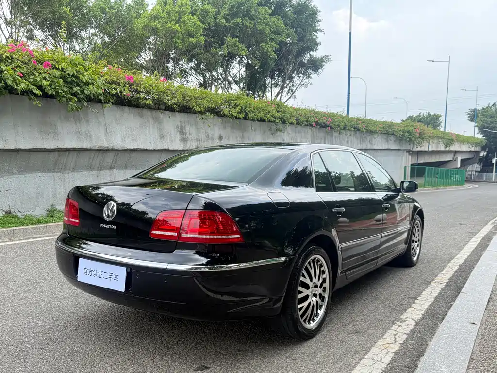 Volkswagen Phaeton 2011 3.6L V6 4-seat Long Wheelbase Individual Edition 2010 - thumbnail 6