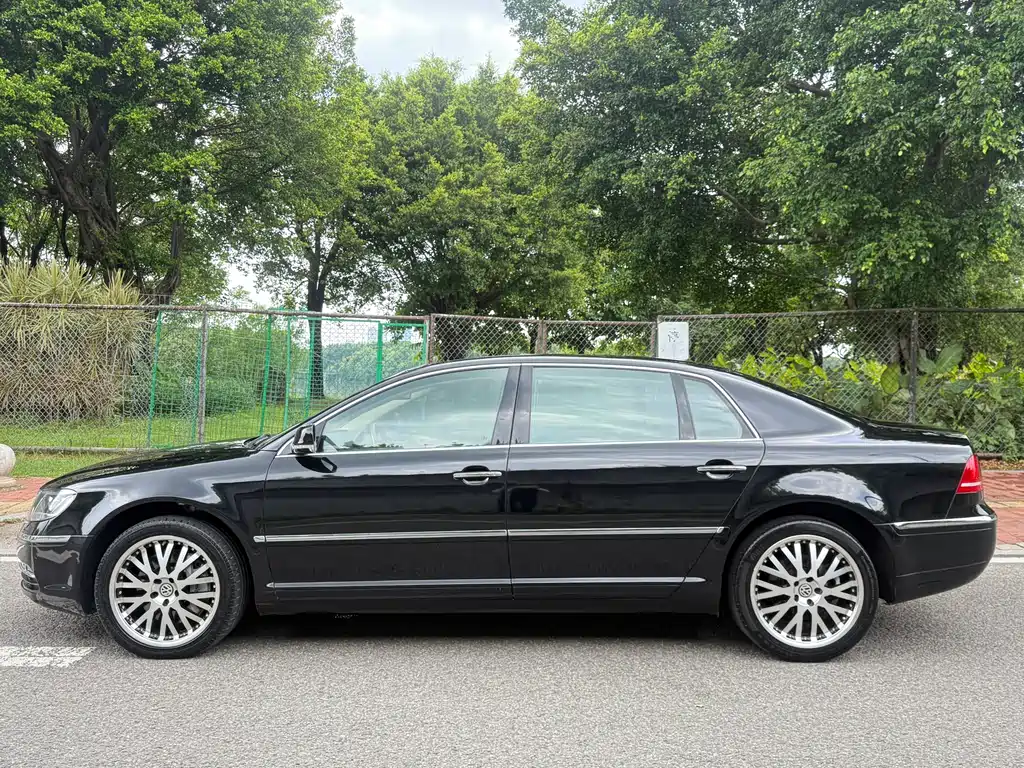 Volkswagen Phaeton 2011 3.6L V6 4-seat Long Wheelbase Individual Edition 2010 - thumbnail 7