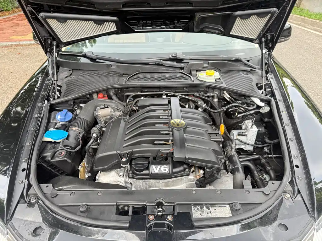 Volkswagen Phaeton 2011 3.6L V6 4-seat Long Wheelbase Individual Edition 2010 - thumbnail 10