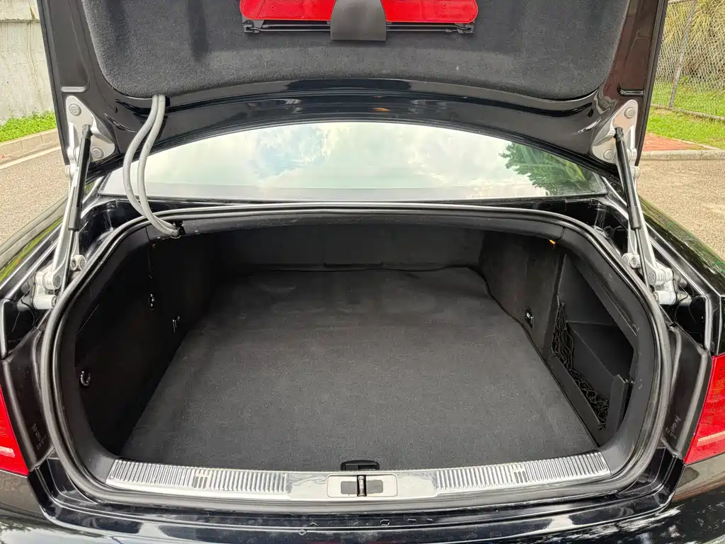 Volkswagen Phaeton 2011 3.6L V6 4-seat Long Wheelbase Individual Edition 2010 - thumbnail 11