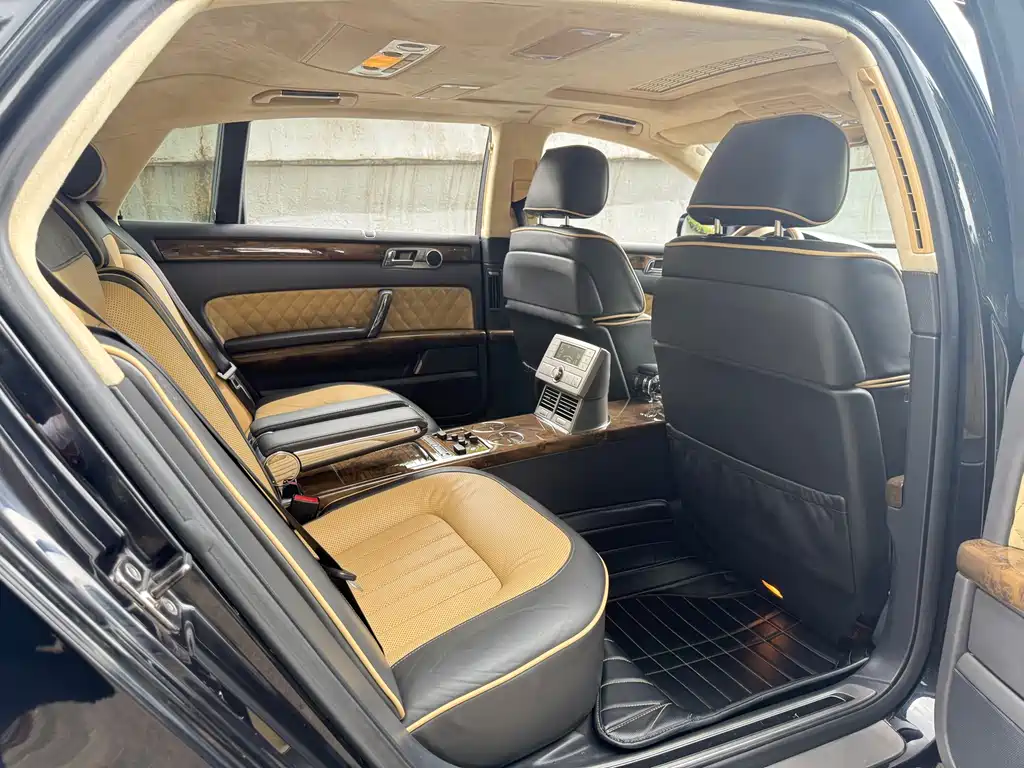 Volkswagen Phaeton 2011 3.6L V6 4-seat Long Wheelbase Individual Edition 2010 - thumbnail 19