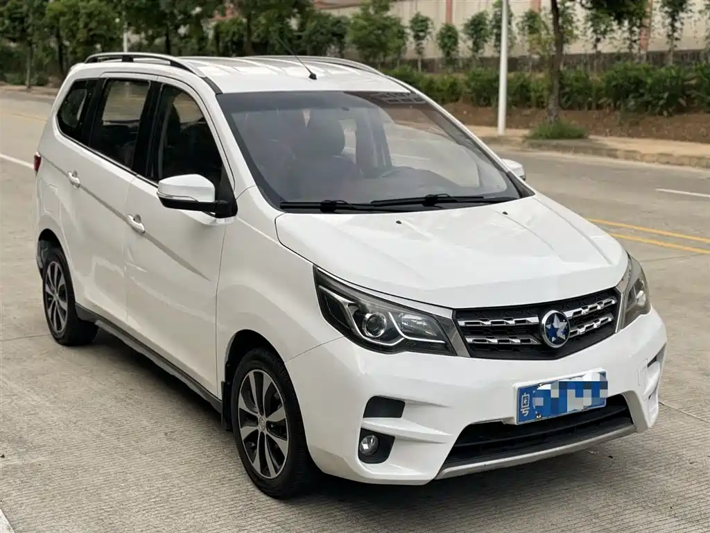 Datsun Dongfeng Nissan Qichen M50V 2017 1.6L XL CVT Luxury Edition 2017 - thumbnail 2