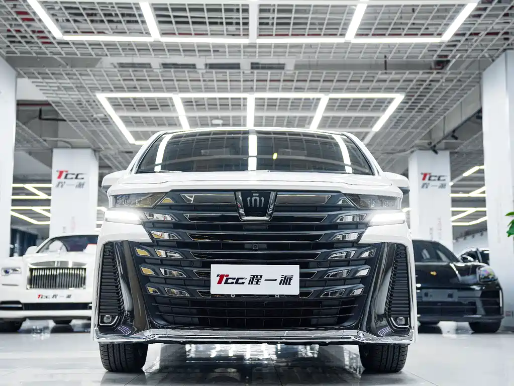 Toyota Alphard 2024 Crown Hybrid 2.5L Ultimate Edition 2024 - thumbnail 2