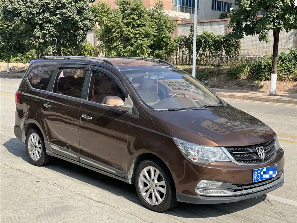 Baojun Baojun 730 2016 1.8L Manual Luxury 7-seater 2016 - thumbnail 2
