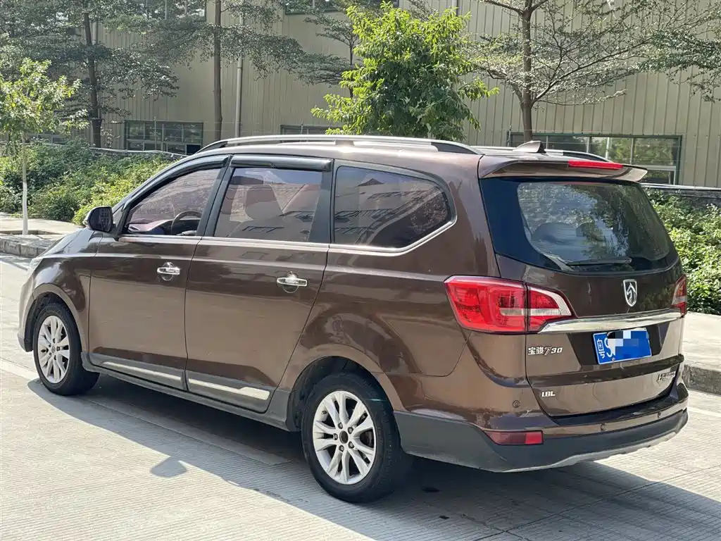 Baojun Baojun 730 2016 1.8L Manual Luxury 7-seater 2016 - thumbnail 4