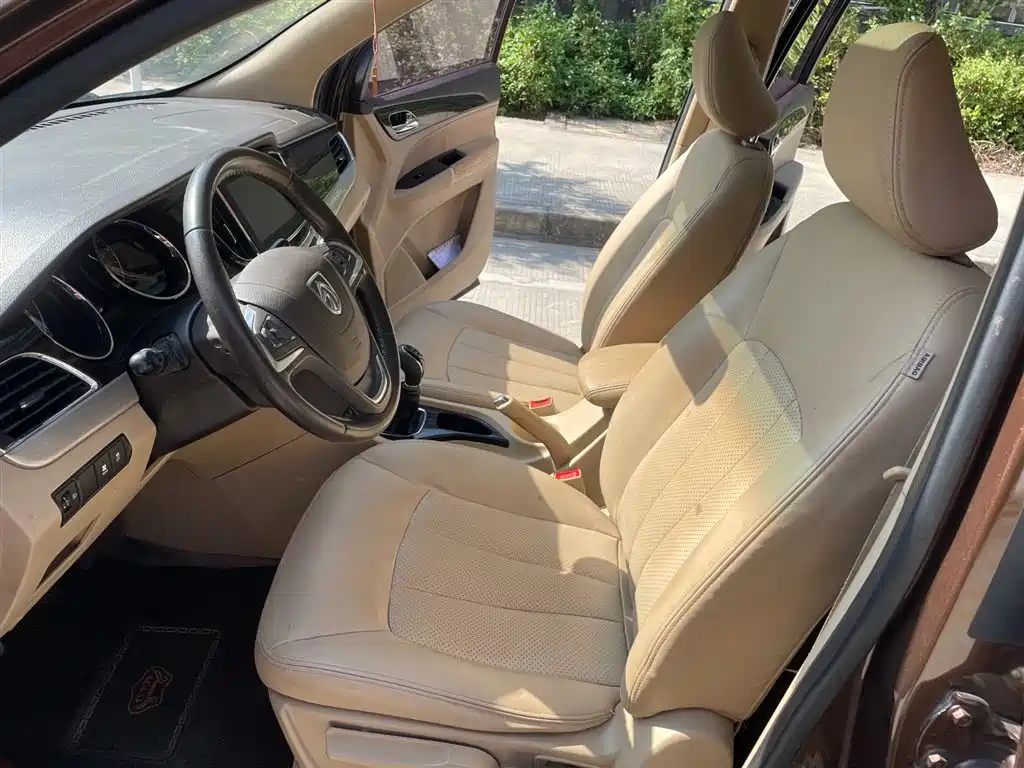 Baojun Baojun 730 2016 1.8L Manual Luxury 7-seater 2016 - thumbnail 10