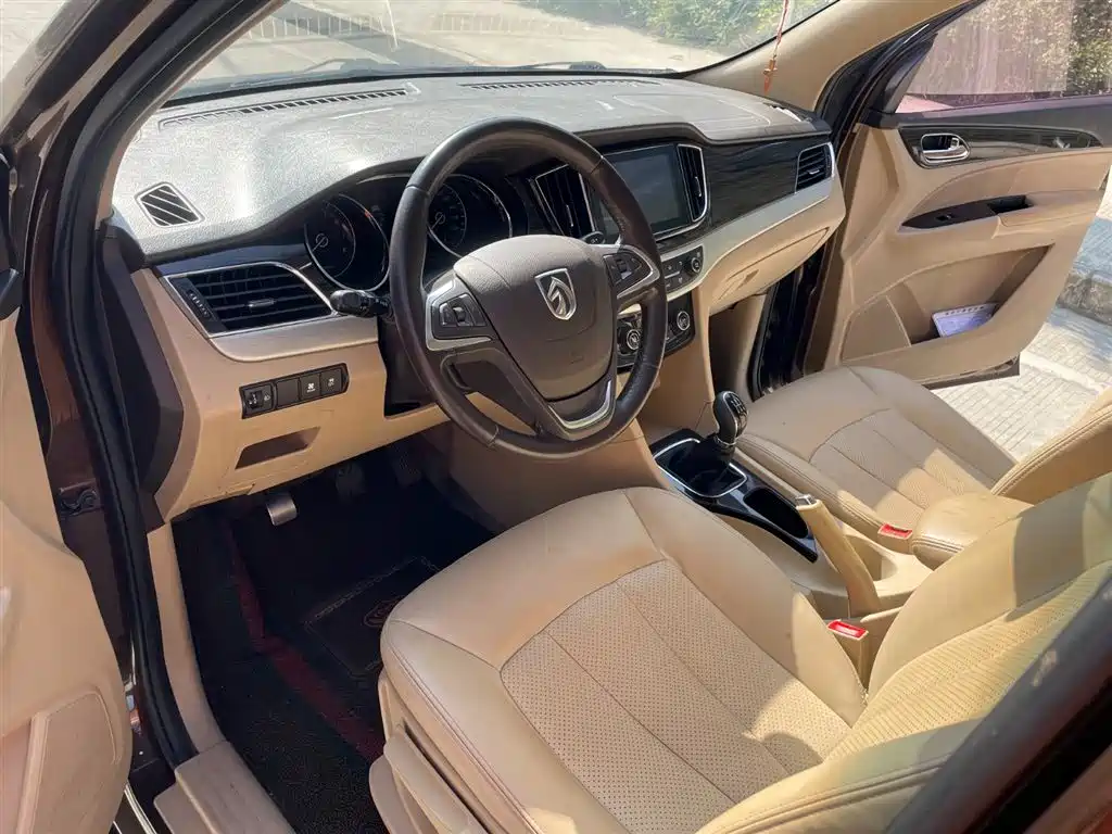Baojun Baojun 730 2016 1.8L Manual Luxury 7-seater 2016 - thumbnail 11