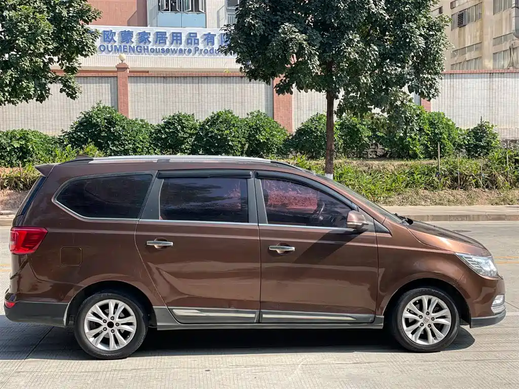 Baojun Baojun 730 2016 1.8L Manual Luxury 7-seater 2016 - thumbnail 13