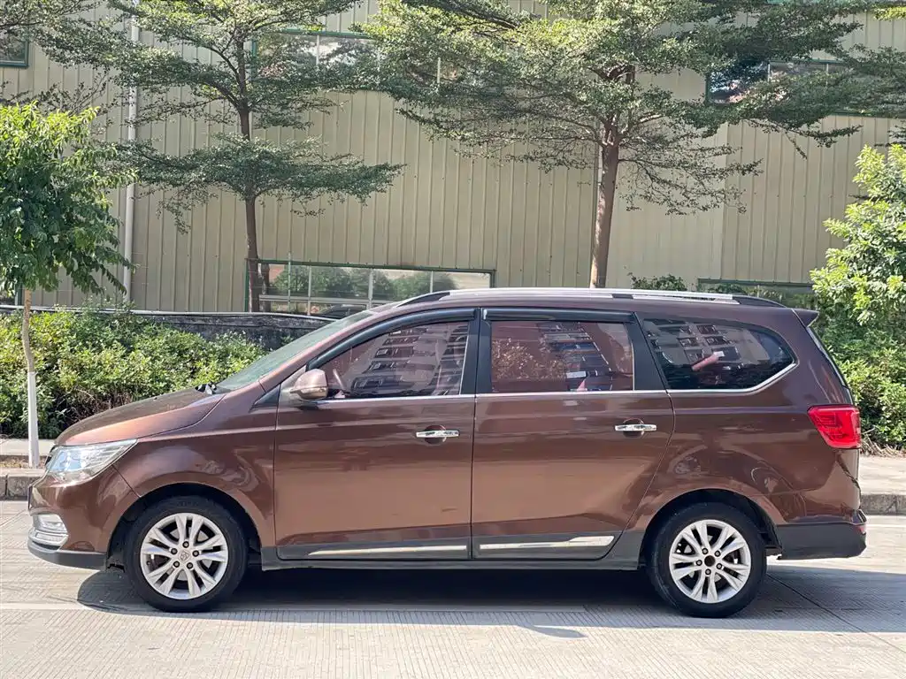 Baojun Baojun 730 2016 1.8L Manual Luxury 7-seater 2016 - thumbnail 15