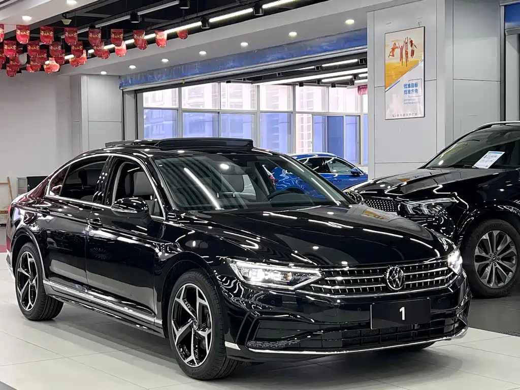 Volkswagen Magotan 2025 Model Comfort 330TSI DSG Luxury Edition 2025 - thumbnail 3