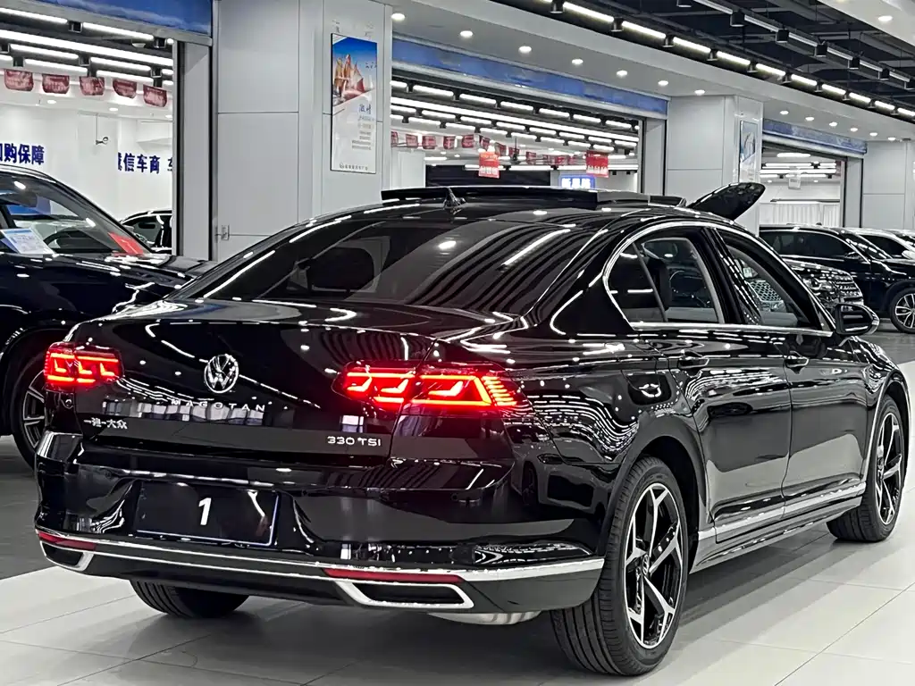 Volkswagen Magotan 2025 Model Comfort 330TSI DSG Luxury Edition 2025 - thumbnail 6