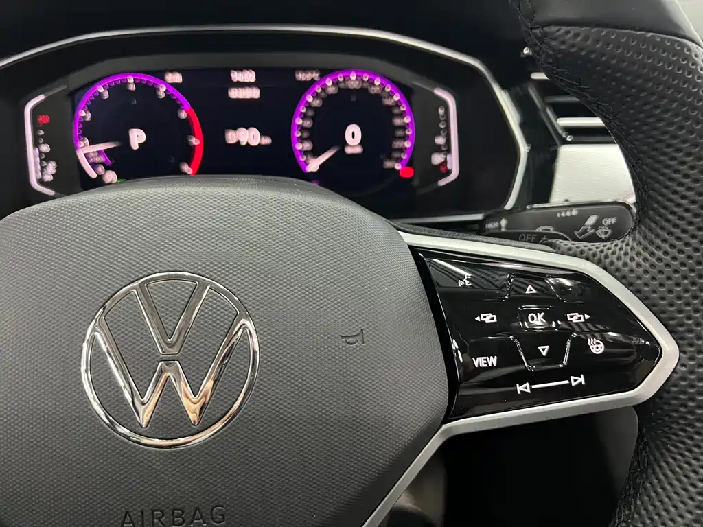 Volkswagen Magotan 2025 Model Comfort 330TSI DSG Luxury Edition 2025 - thumbnail 18