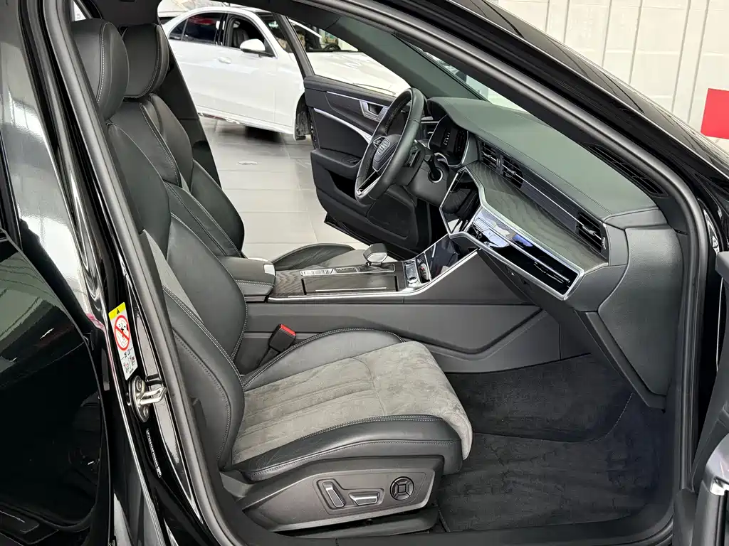 Audi Audi A6L 2023 Facelift 45 TFSI quattro Premium Dynamic Edition 2023 - thumbnail 12