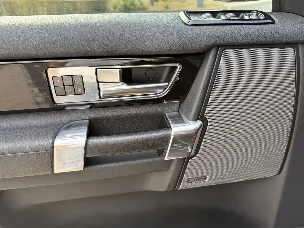 Land Rover Discovery 2015 3.0 SC V6 HSE 2015 - thumbnail 6