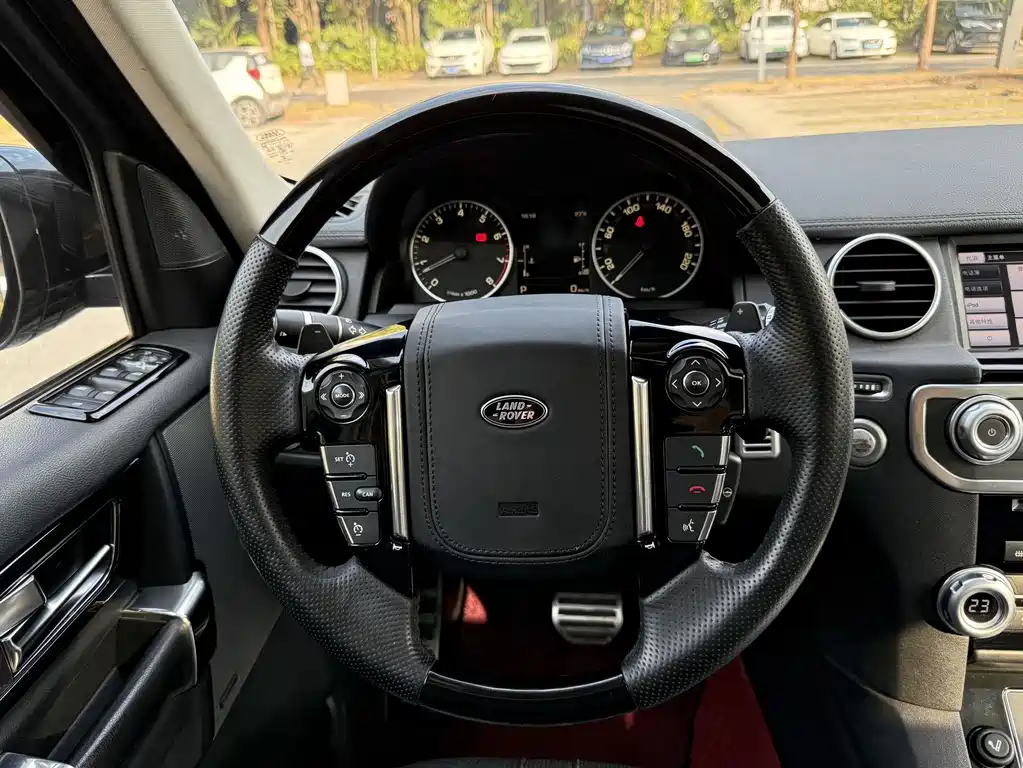 Land Rover Discovery 2015 3.0 SC V6 HSE 2015 - thumbnail 13