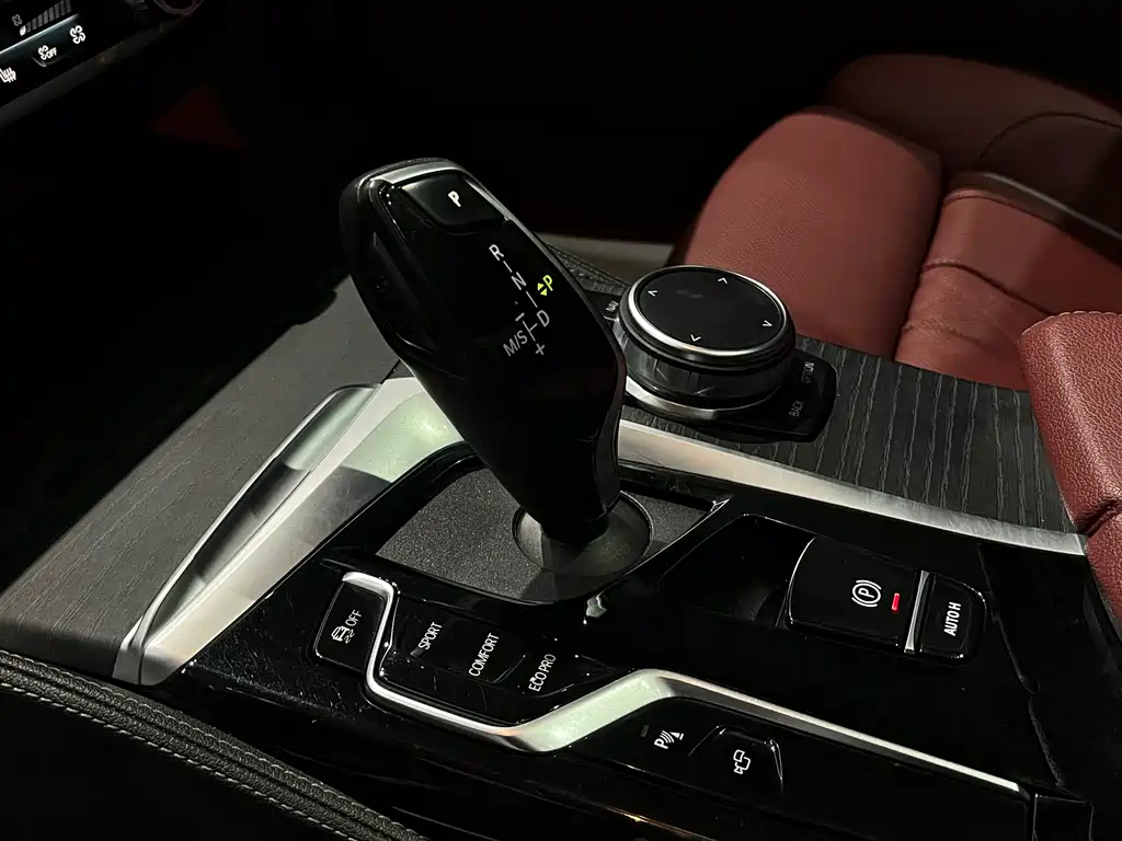 BMW BMW 5 Series 2023 530Li Premium M Sport Package 2023 - thumbnail 17