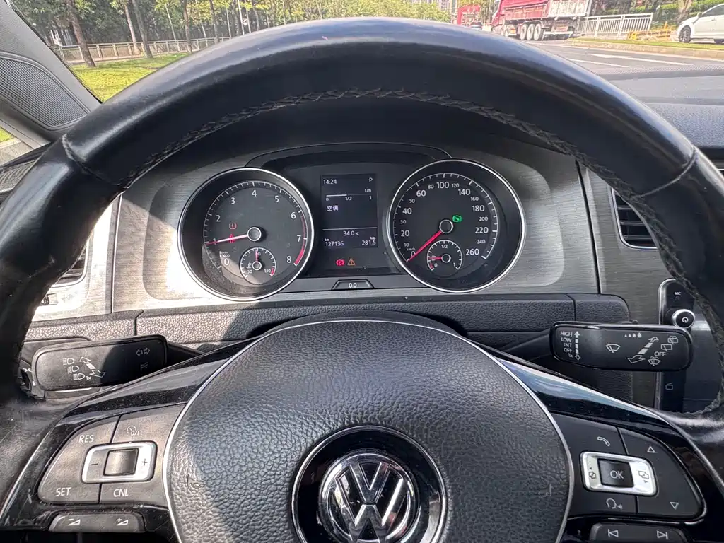 Volkswagen Volkswagen Golf 2016 230TSI Automatic Luxury Edition 2016 - thumbnail 18