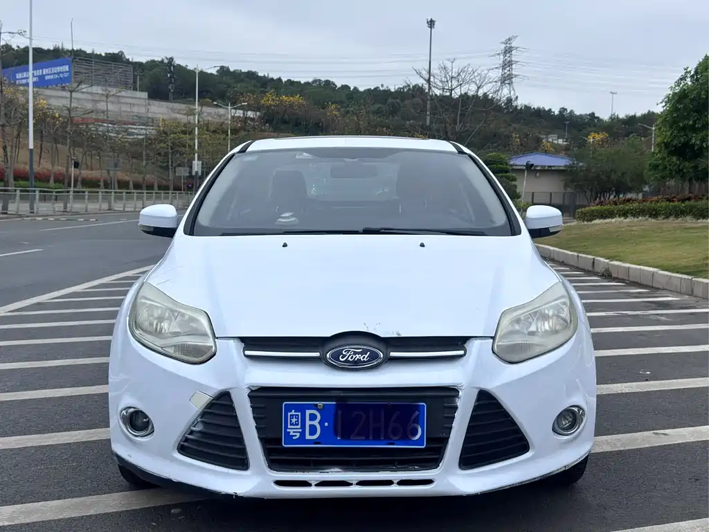 Ford Ford Focus 2012 Sedan 1.6L Automatic Fashion Edition 2014 - thumbnail 2
