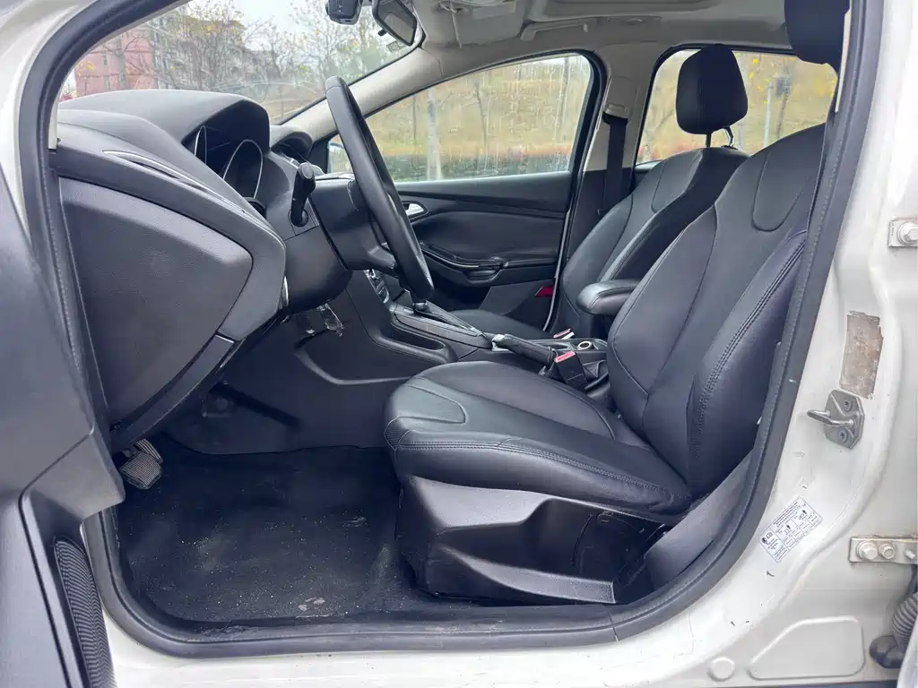 Ford Ford Focus 2012 Sedan 1.6L Automatic Fashion Edition 2014 - thumbnail 6