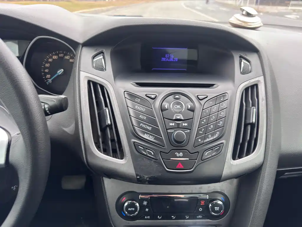 Ford Ford Focus 2012 Sedan 1.6L Automatic Fashion Edition 2014 - thumbnail 12