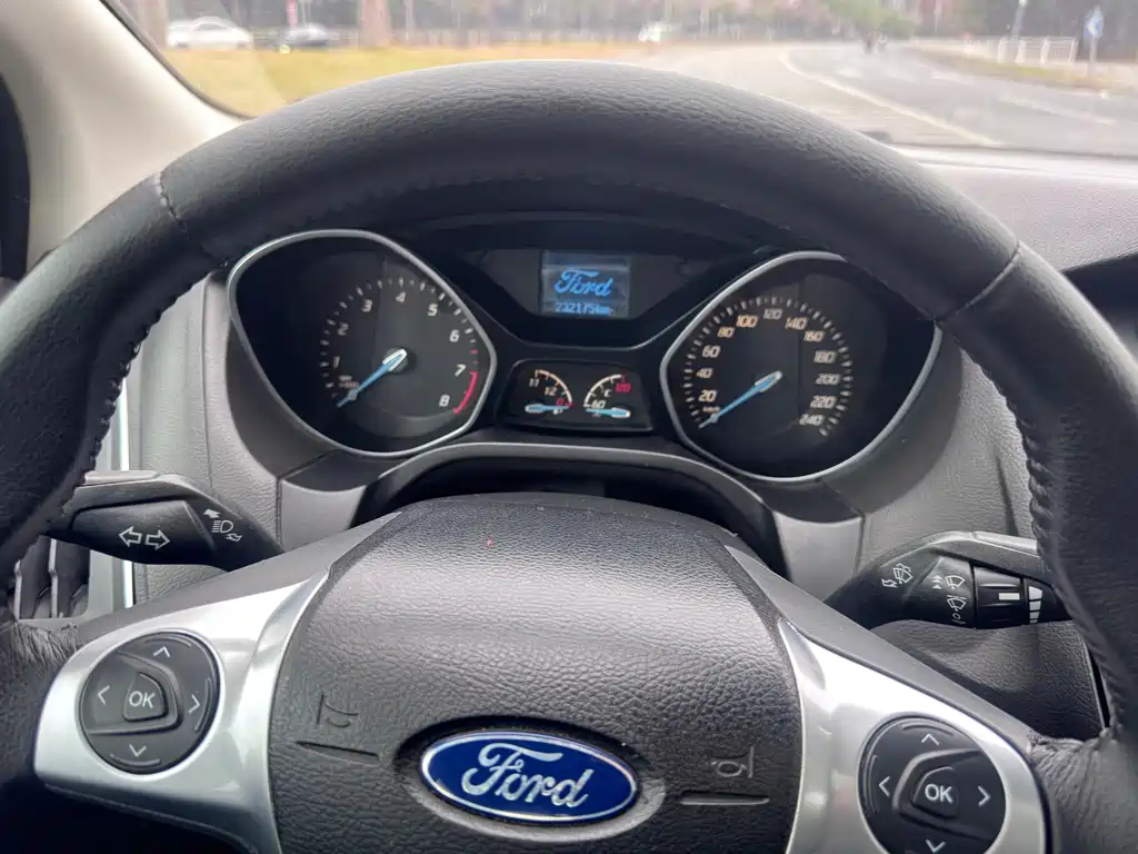 Ford Ford Focus 2012 Sedan 1.6L Automatic Fashion Edition 2014 - thumbnail 13