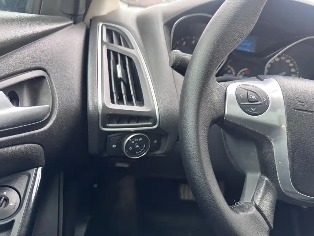 Ford Ford Focus 2012 Sedan 1.6L Automatic Fashion Edition 2014 - thumbnail 15